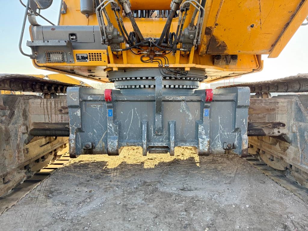 Liebherr R944C UHD - 23 m Demolition / Hydr UC / OilQuick
