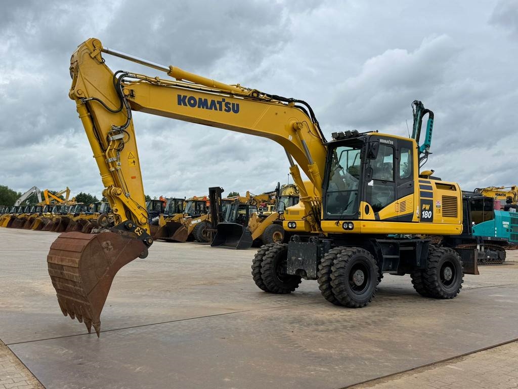 Komatsu PW180-11