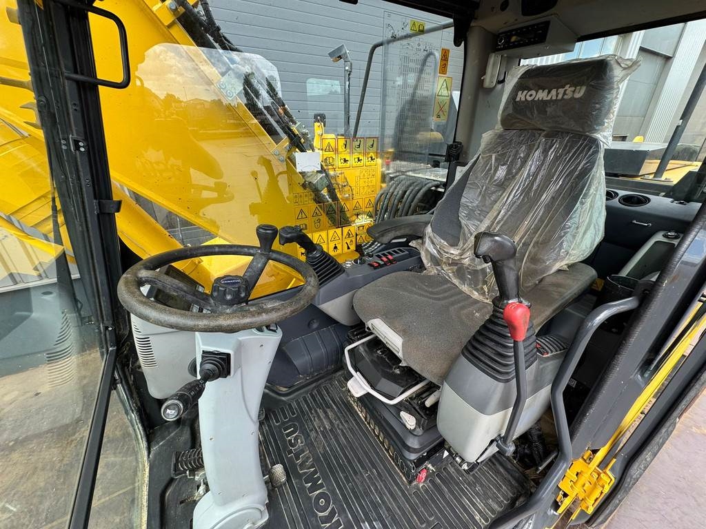 Komatsu PW180-11