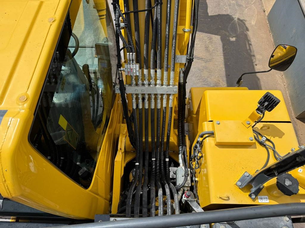 Komatsu PW180-11