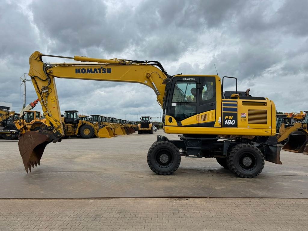 Komatsu PW180-11