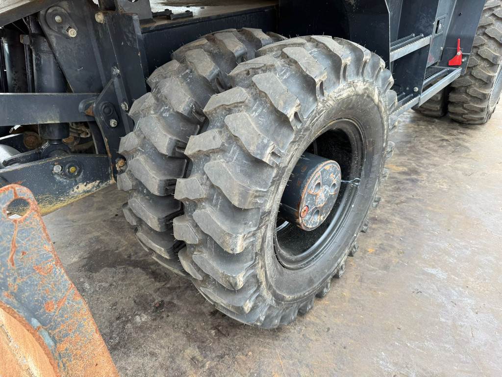 Komatsu PW180-11