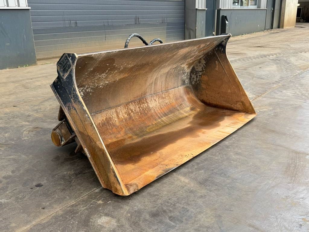 [Other] ZFE Side-Tilting bucket