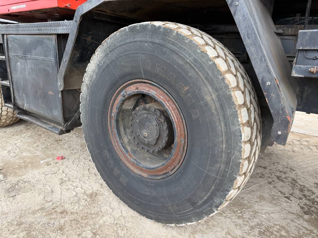 Tadano TR300E-1 - 4 Wheel Steering / 28.1m Boom + 12m Jib