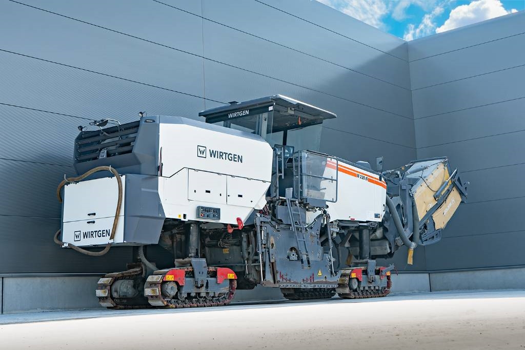 Wirtgen W 220 FI