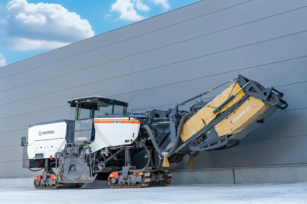 Wirtgen W 220 FI