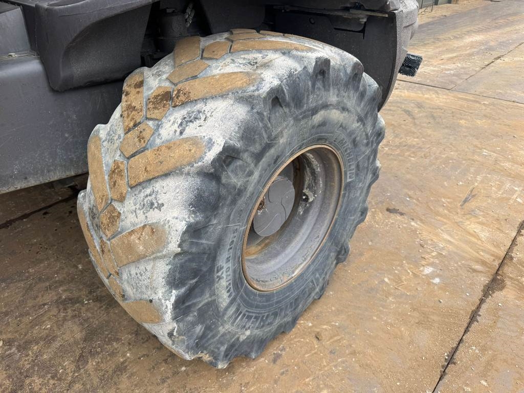 Mecalac 12MTX incl. 3 x bucket