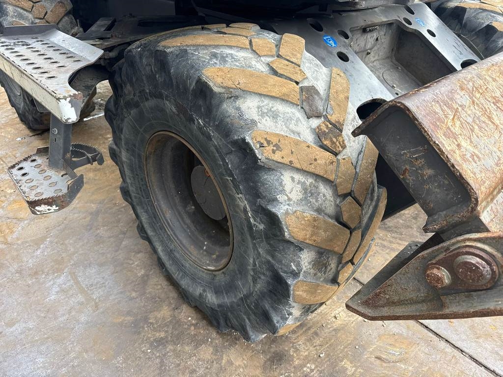 Mecalac 12MTX incl. 3 x bucket