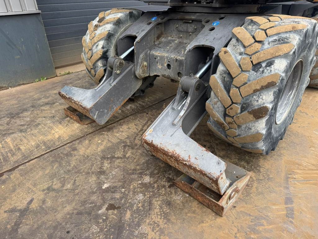 Mecalac 12MTX incl. 3 x bucket