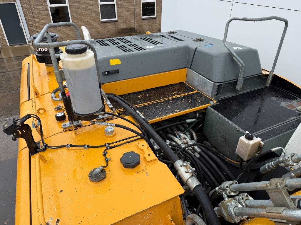Liebherr R946LC - Hammer Lines / Quick Coupler / Airco