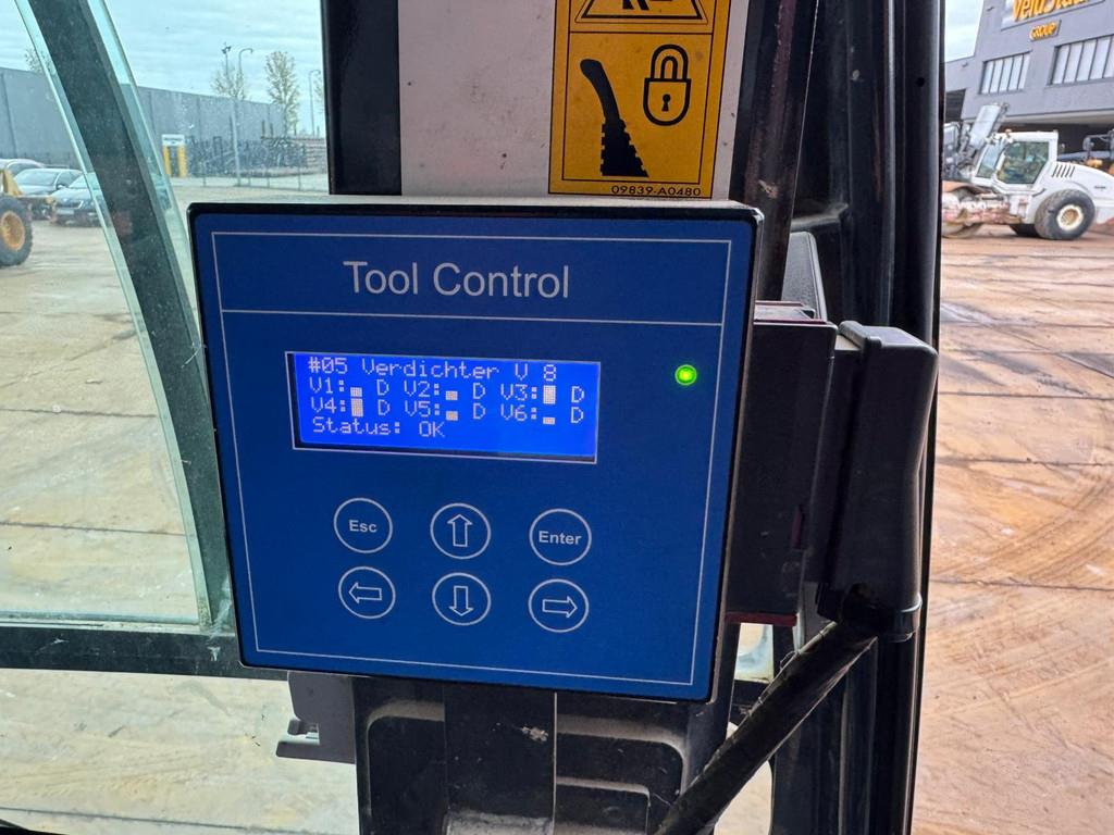 Komatsu PC138US - Tripple boom + blade