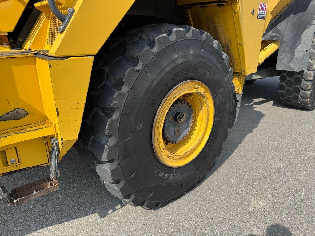 Komatsu HM300-2