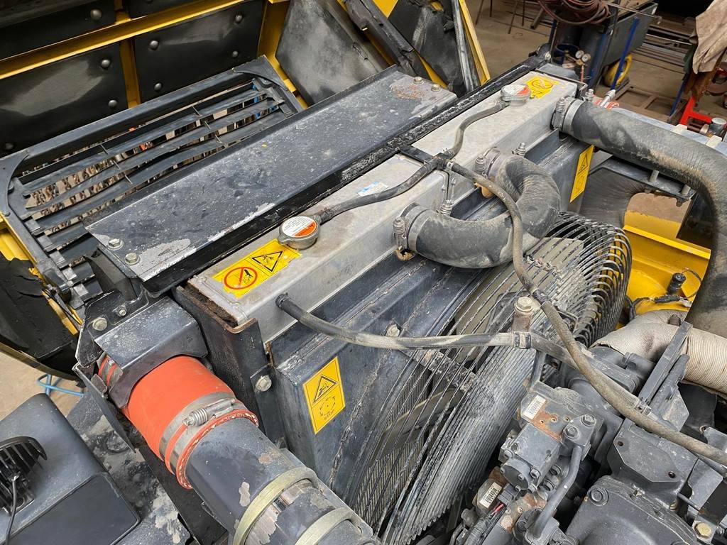Komatsu HM300-2