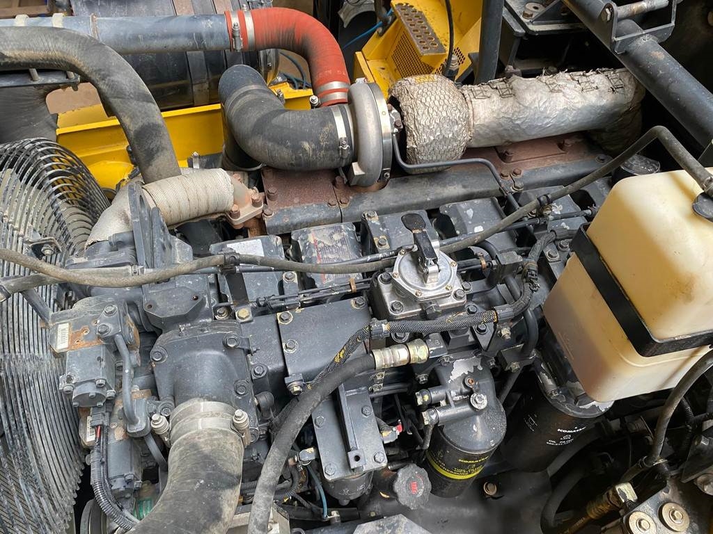 Komatsu HM300-2