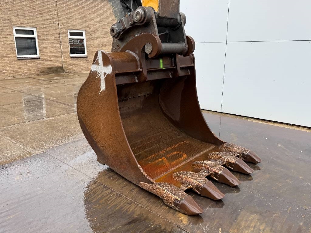 Liebherr R946LC - Hammer Lines / Quick Coupler / Airco