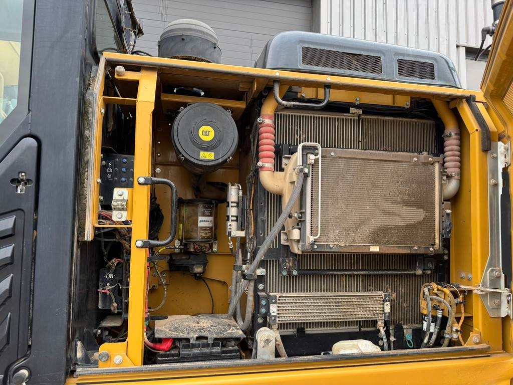 CAT 320EL