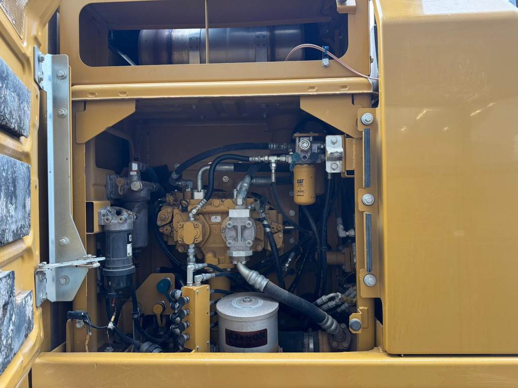 CAT 320EL