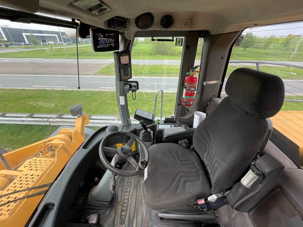 Liebherr L580