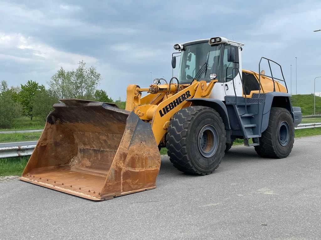 Liebherr L580