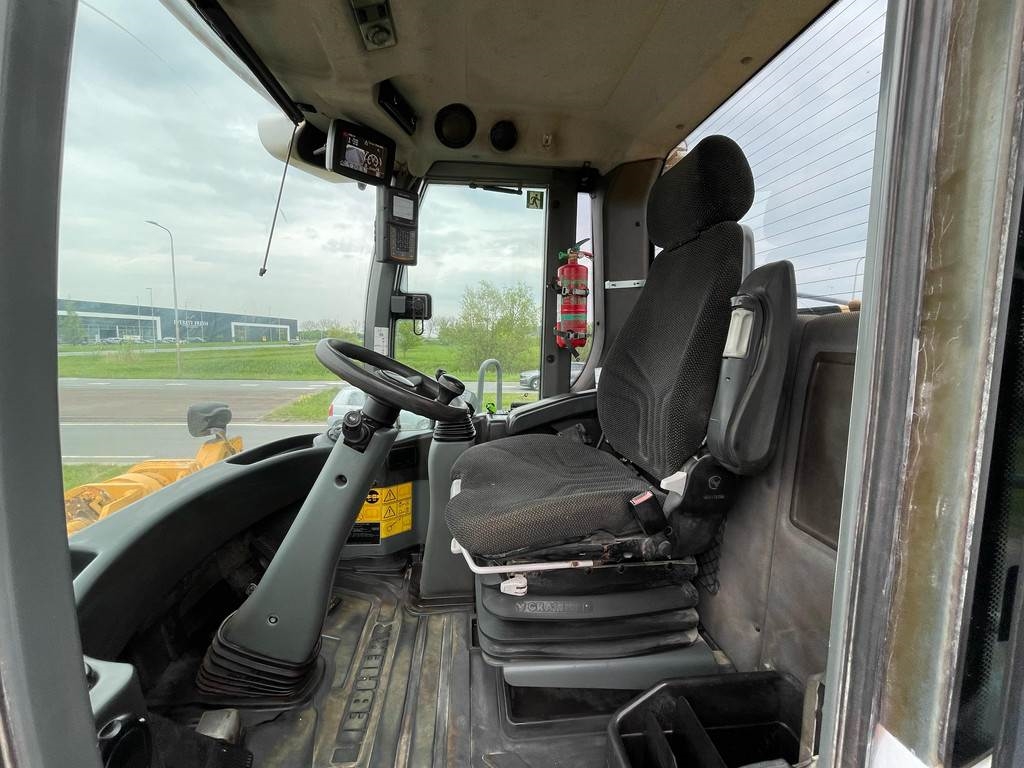 Liebherr L580