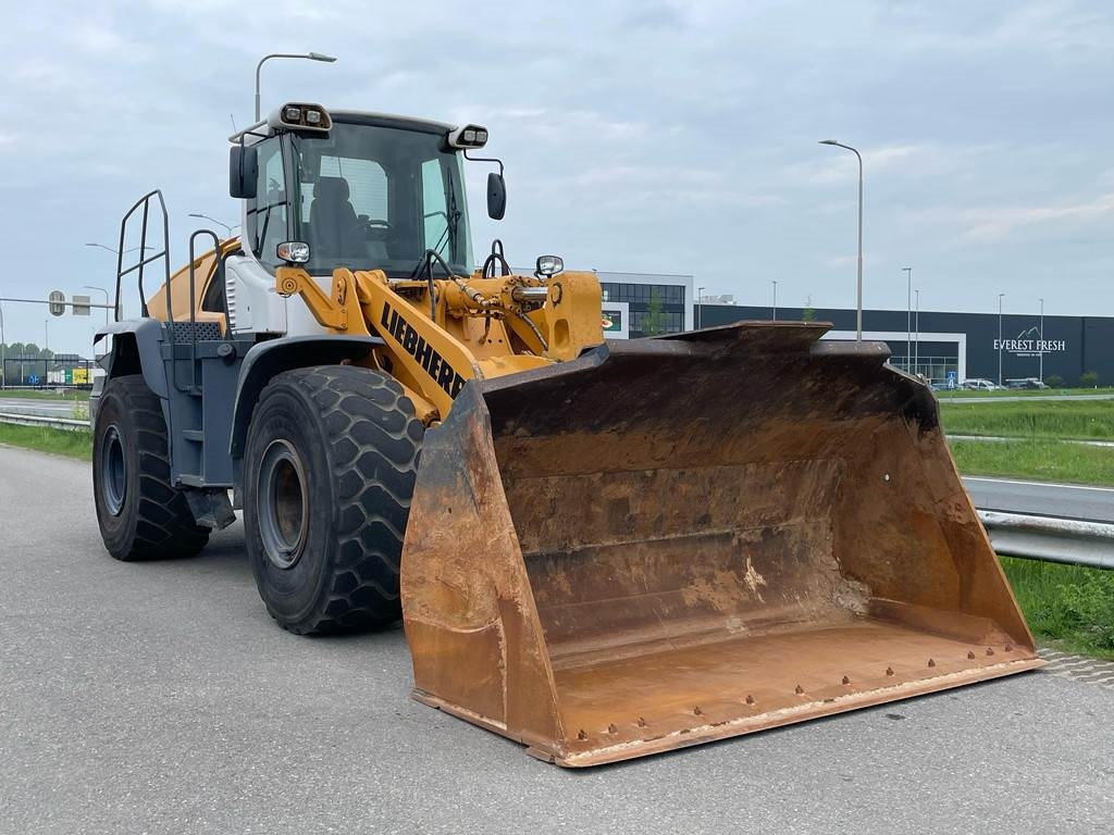Liebherr L580