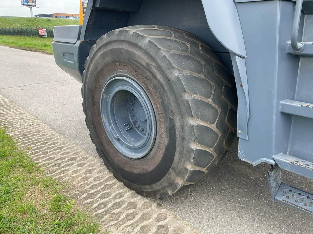 Liebherr L580