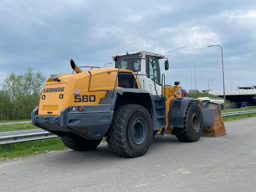 Liebherr L580