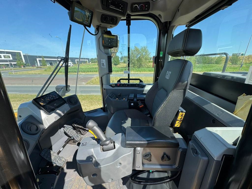 CAT 980