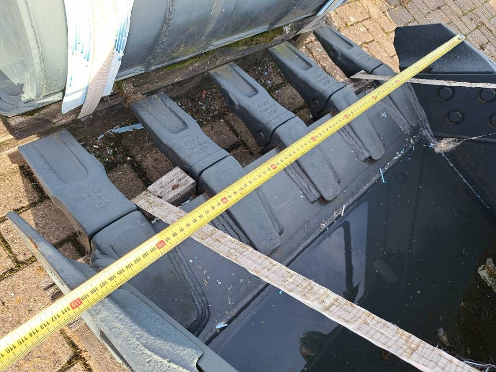 Hyundai Excavator digging bucket 140, 61K4-30101