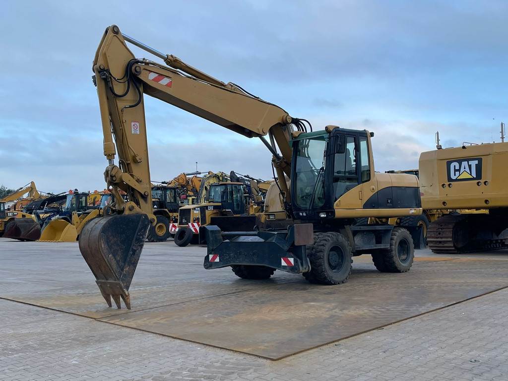 CAT M318C