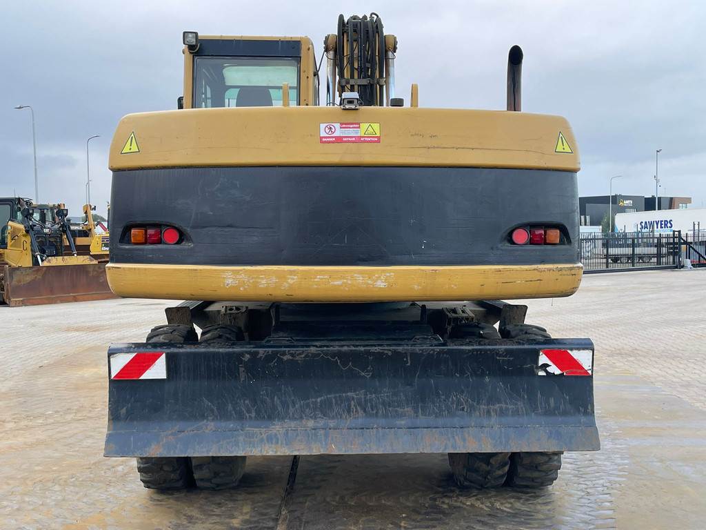 CAT M318C