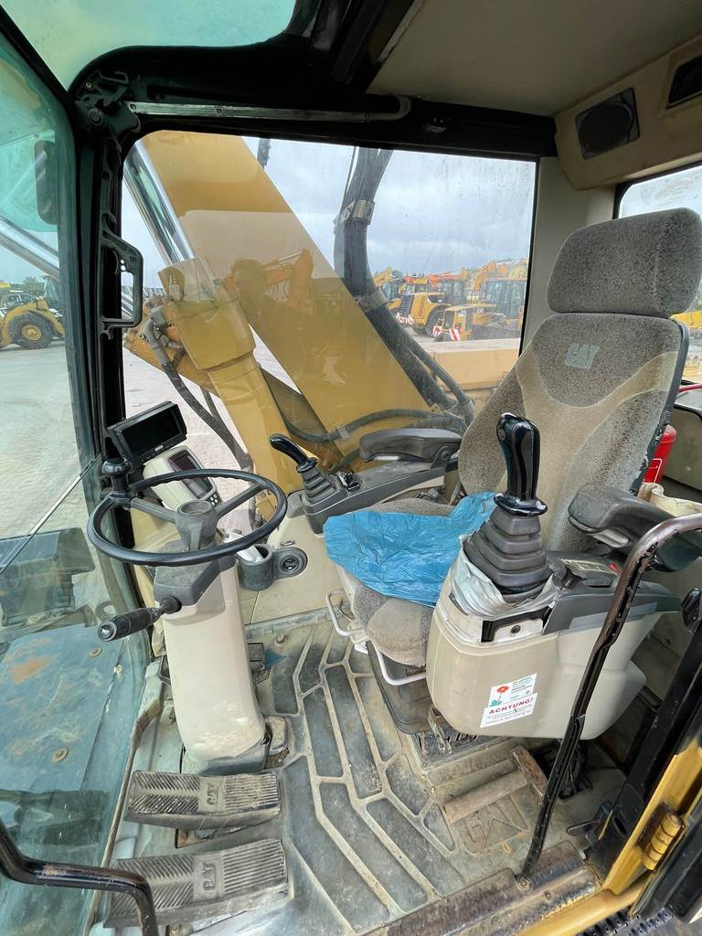 CAT M318C