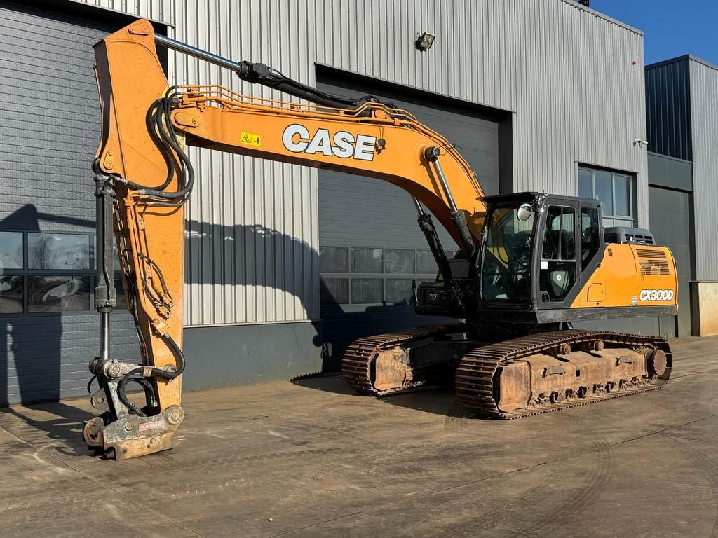 CASE CX300D