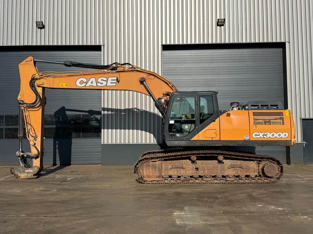 CASE CX300D