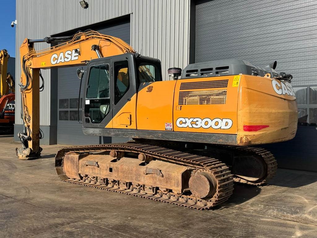 CASE CX300D