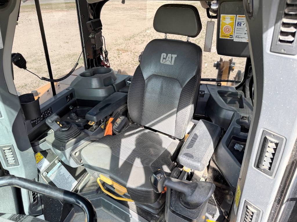 CAT D6XE LGP - German Machine / Folding Blade / Ripper