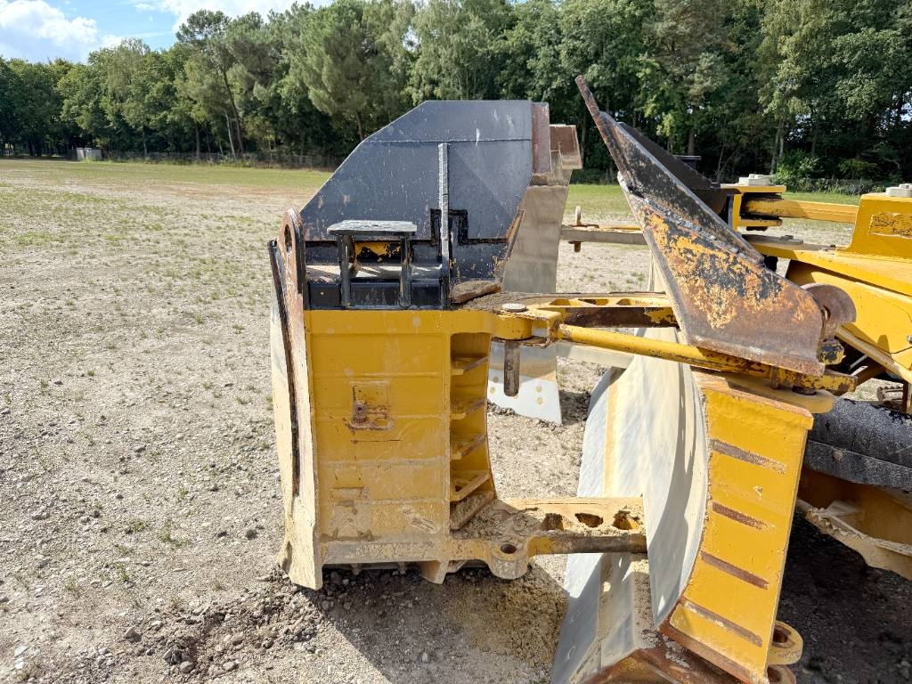 CAT D6XE LGP - German Machine / Folding Blade / Ripper