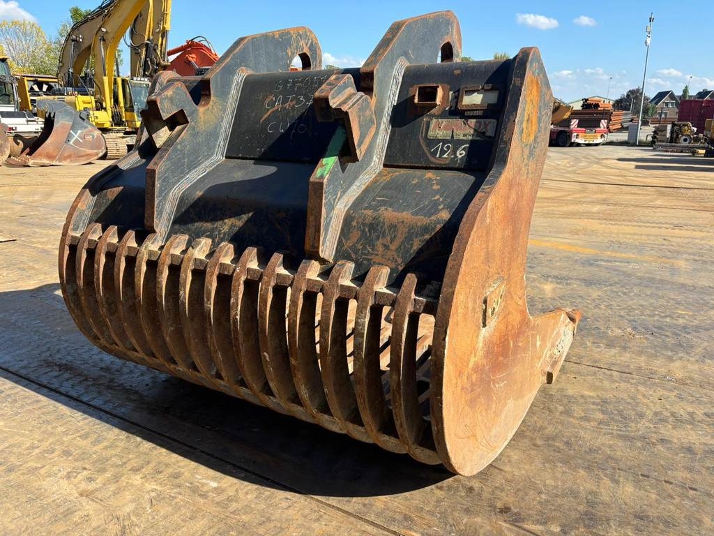 Verachtert Skeleton bucket with teeth CW70 for 374F