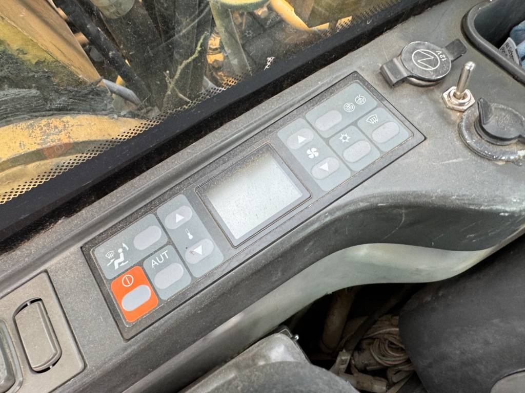 CAT 320 DL