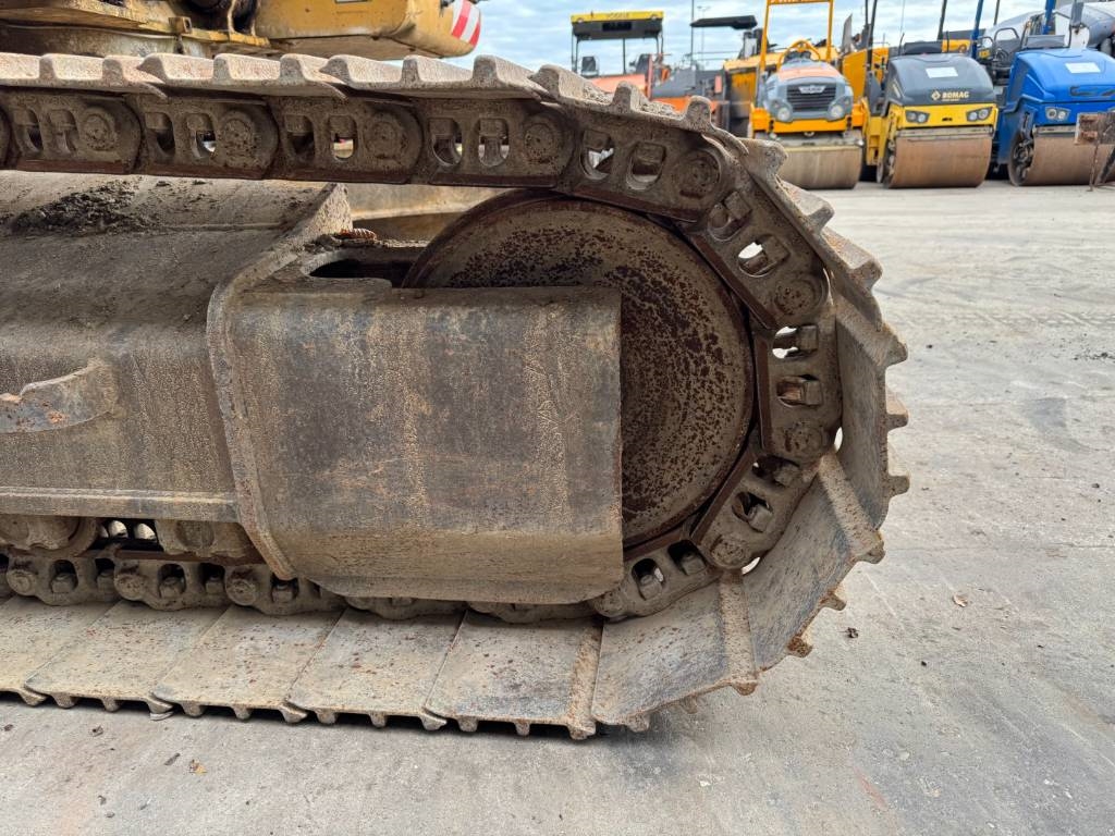 CAT 320 DL