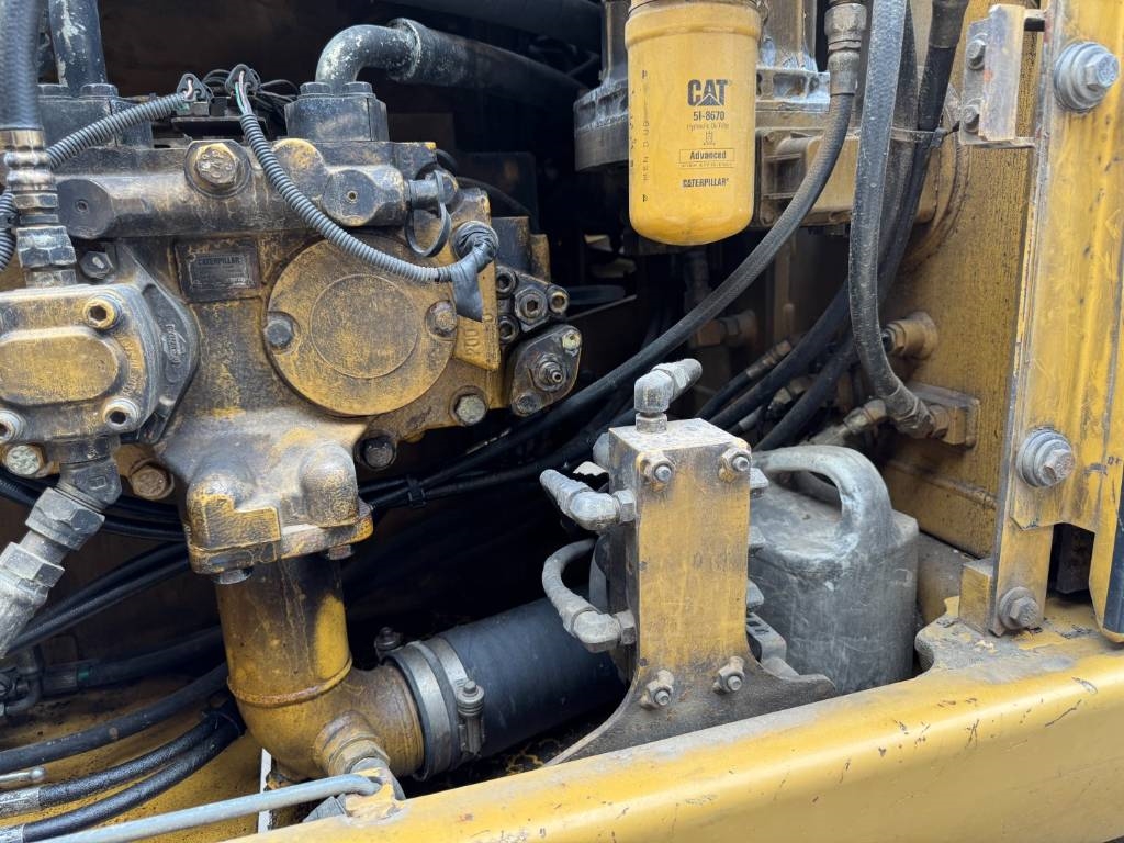 CAT 320 DL