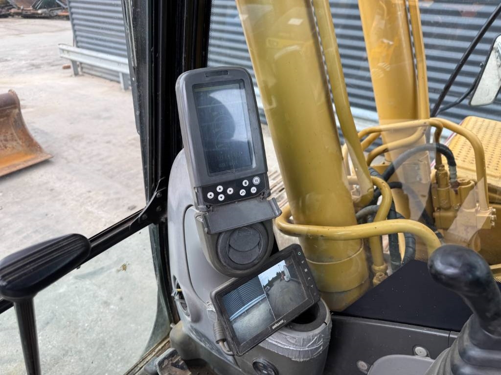 CAT 320 DL