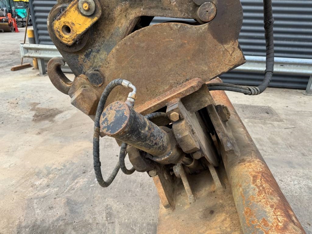 CAT 320 DL