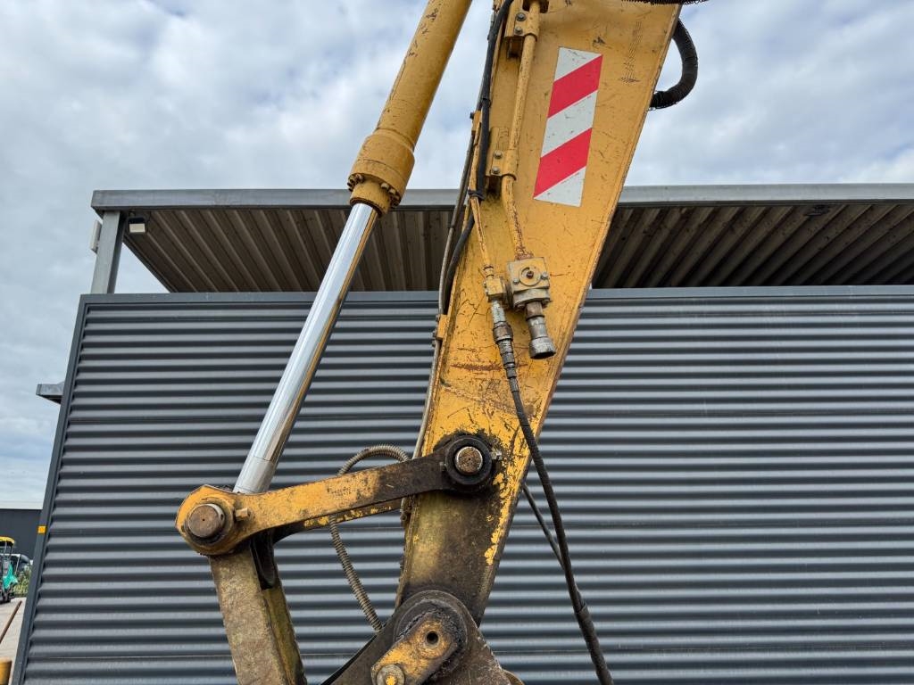 CAT 320 DL