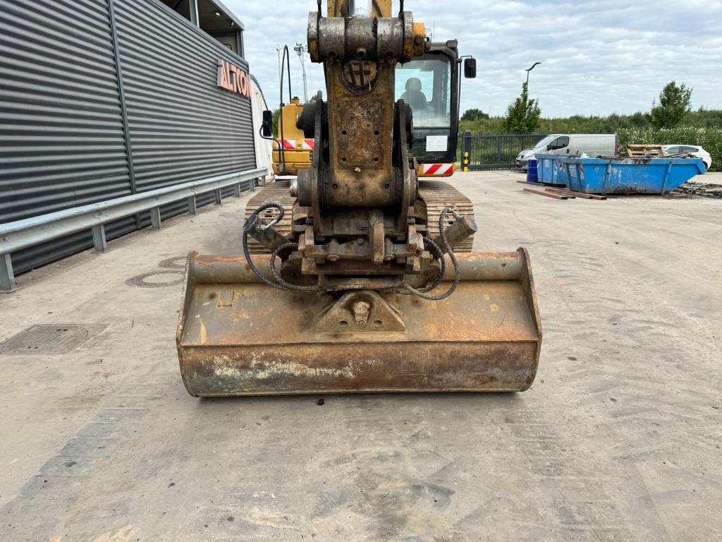 CAT 320 DL