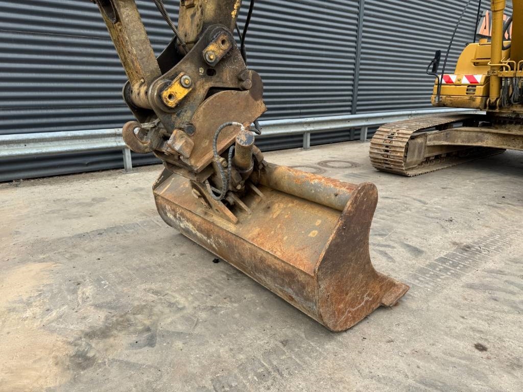 CAT 320 DL