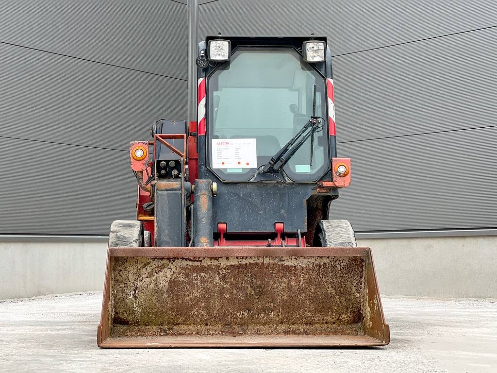 JCB R260