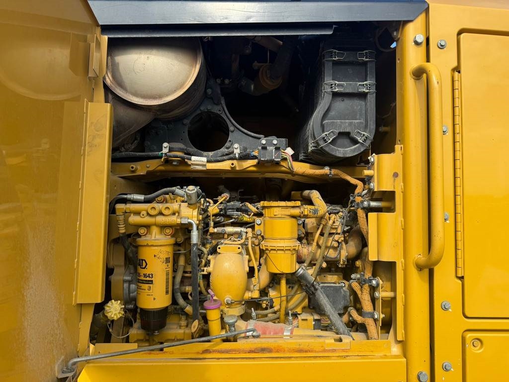 CAT 140M2 AWD