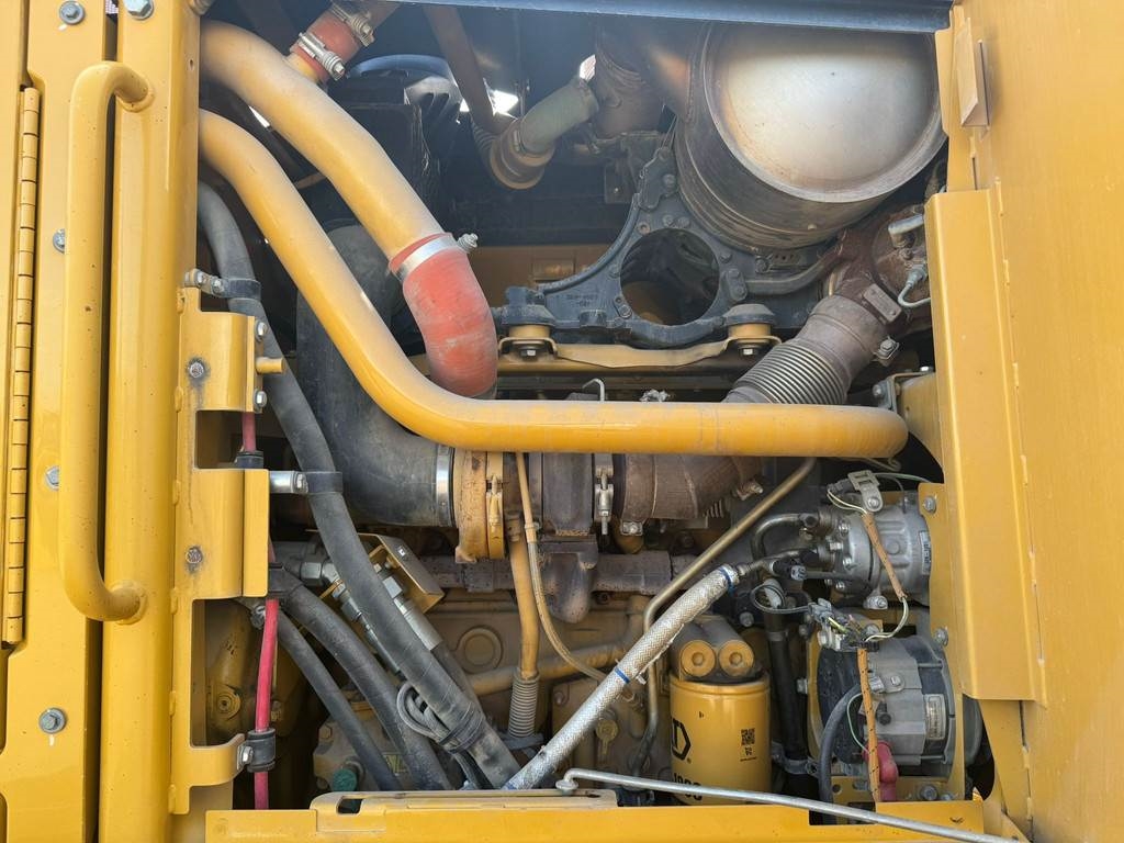 CAT 140M2 AWD