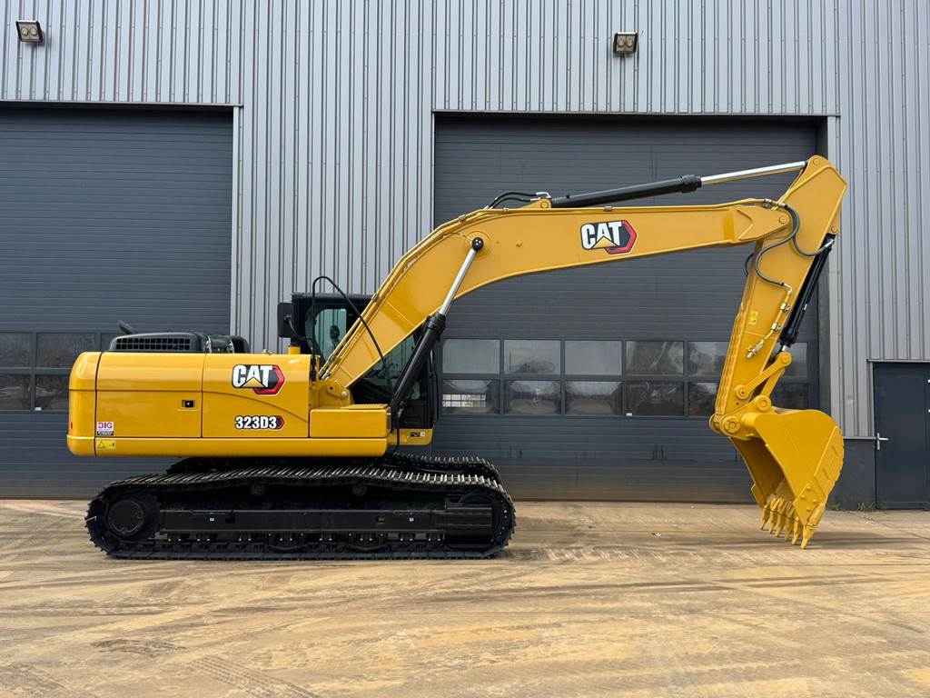 CAT 323D3